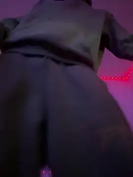 Toyjungee online show from February 7, 9:05 am