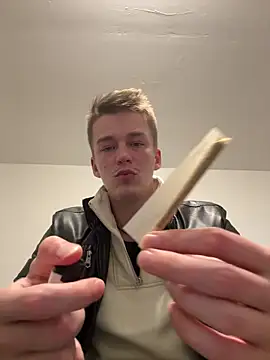 Toyjungee online show from October 4, 7:18 pm