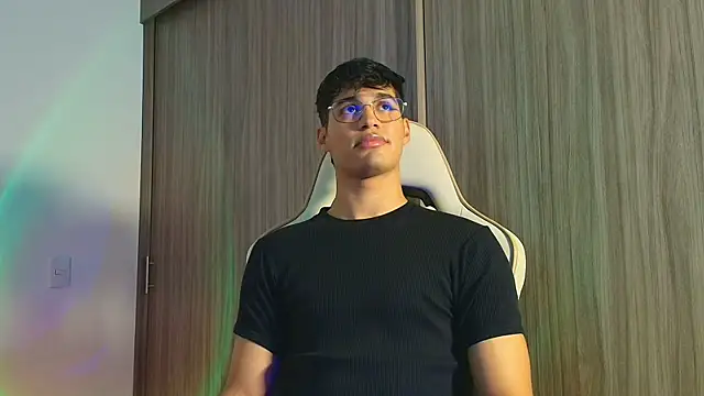 Jimmy Leeh  online show from November 13, 4:06 am