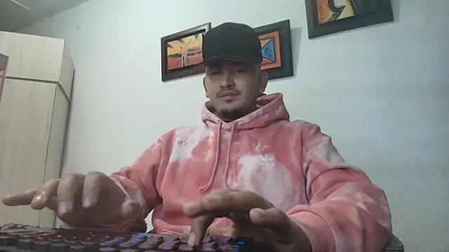 myke andrade online show from October 31, 7:56 am