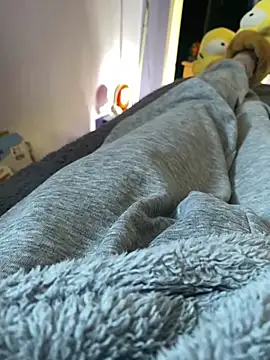 df6915 online show from January 9, 12:30 pm