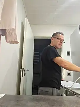 DarrenSullivanSlut online show from December 16, 8:20 am