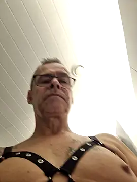 DarrenSullivanSlut online show from January 2, 5:35 am