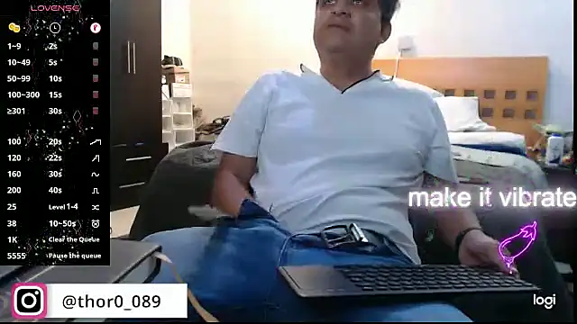 Snapshot of thor000089 chatting on September 23, 5:29 am thor000089 online show from September 23, 5:29 am