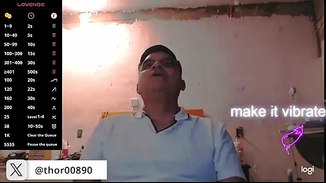 Snapshot of thor000089 chatting on October 14, 4:41 am thor000089 online show from October 14, 4:41 am