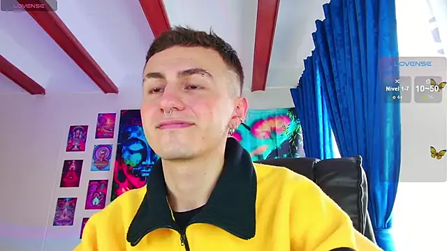 Snapshot of dimitri-bilak chatting on December 3, 9:45 pm dimitri-bilak online show from December 3, 9:45 pm