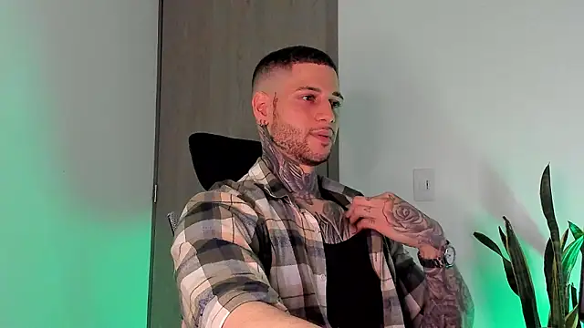  jamesleandros1 online show from February 25, 5:08 am