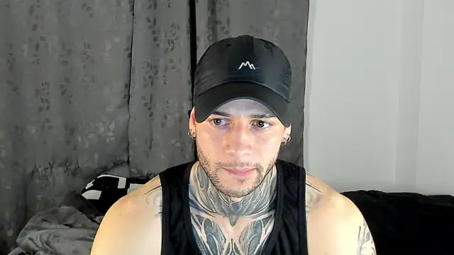  jamesleandros1 online show from January 17, 11:28 pm