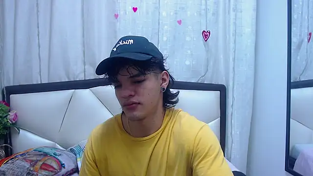 AlbertBernal69 online show from March 11, 2:43 am