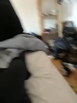 la chiennete online show from February 13, 2:11 pm