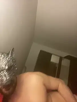 Tomhot3869 online show from March 18, 8:05 pm