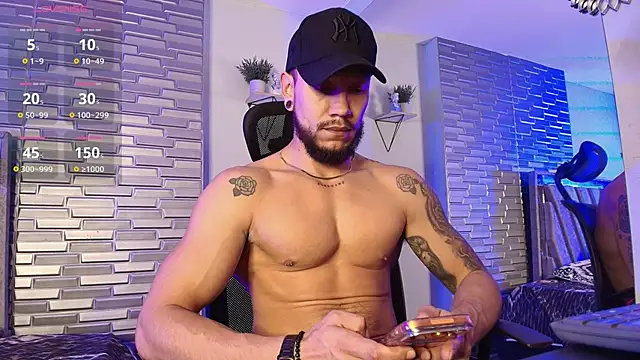 ARON TAYLER01 online show from March 25, 10:30 am