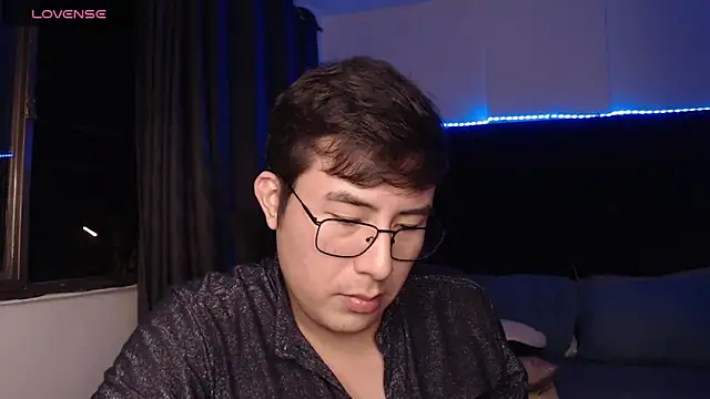 andrewmhilton  online show from March 23, 6:08 am