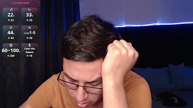 andrewmhilton  online show from February 25, 5:52 am