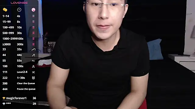 Snapshot of andrewmhilton_ chatting on February 9, 3:43 am andrewmhilton online show from February 9, 3:43 am
