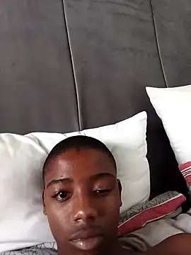 BLACK BOTTOM03 online show from March 4, 9:16 am