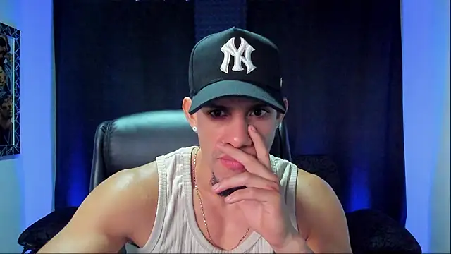 jhonnysnow17 online show from January 31, 9:35 pm