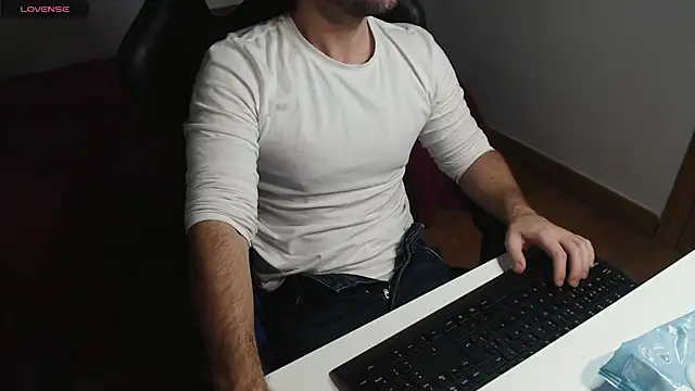 cutehairymacho online show from March 9, 1:35 am