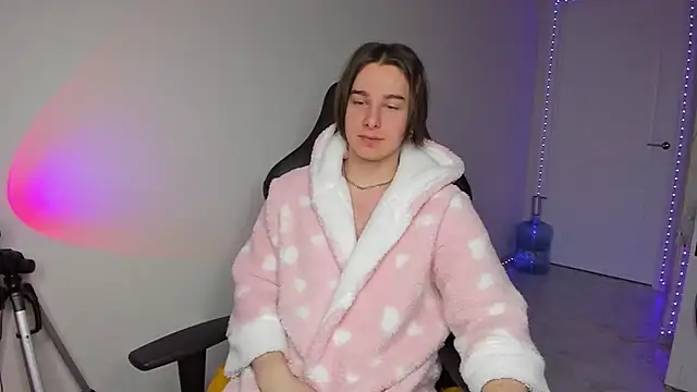 Vincent Strong online show from January 3, 7:27 am