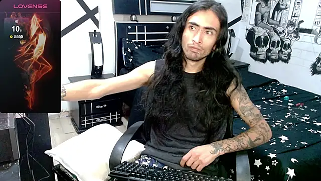 Snapshot of daimon_rockkk chatting on January 19, 4:01 am daimon rockkk online show from January 19, 4:01 am
