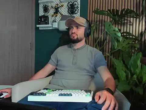 thesexsymbol   online show from March 10, 9:43 pm