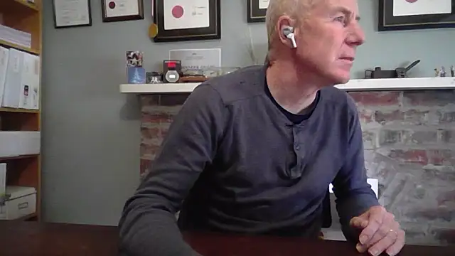 jiggy77777 online show from December 10, 10:49 pm