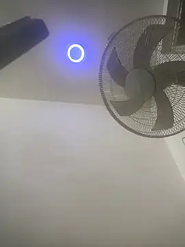 ali1996a1 online show from April 3, 9:22 pm