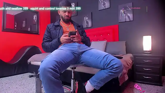 Thiagogomez online show from November 15, 12:40 pm