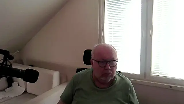 ScrawnyFire online show from March 6, 12:46 pm