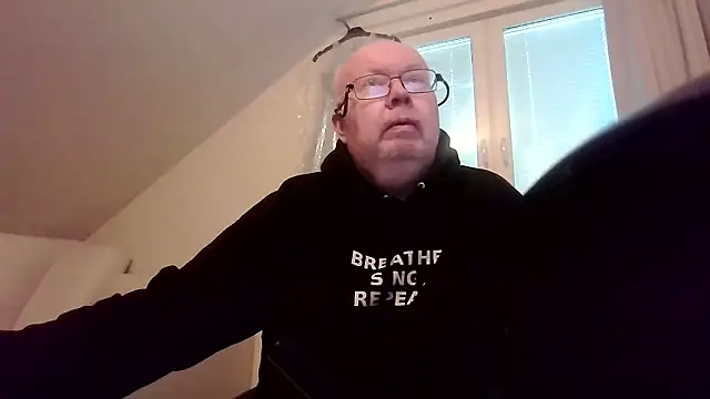 ScrawnyFire online show from January 17, 11:46 am