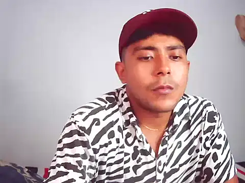 Snapshot of wailer_ chatting on December 21, 9:36 pm wailer online show from December 21, 9:36 pm