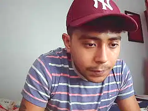 Snapshot of wailer_ chatting on December 30, 5:02 pm wailer online show from December 30, 5:02 pm