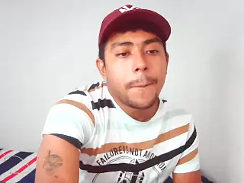 Snapshot of wailer_ chatting on December 16, 5:00 pm wailer online show from December 16, 5:00 pm