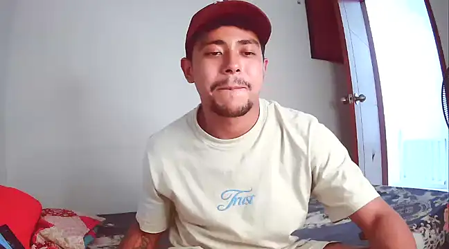 Snapshot of wailer_ chatting on January 17, 8:37 pm wailer online show from January 17, 8:37 pm