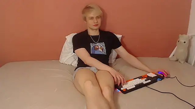 Oliver sweet  online show from April 12, 1:09 am