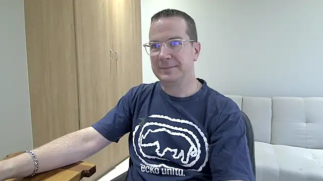 BrettJ81 online show from February 3, 2:44 pm