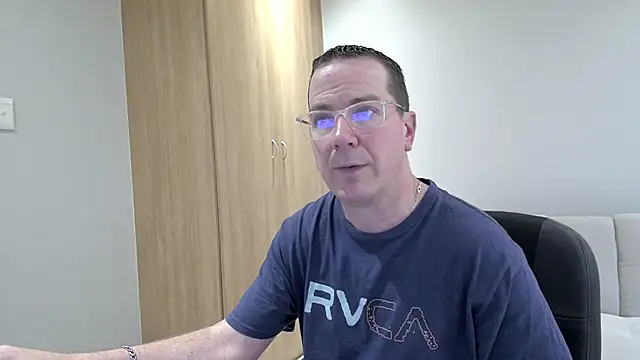 Snapshot of BrettJ81 chatting on September 28, 1:09 pm BrettJ81 online show from September 28, 1:09 pm