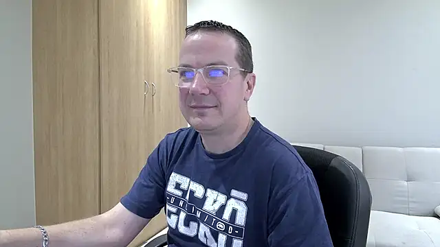 Snapshot of BrettJ81 chatting on October 5, 2:10 pm BrettJ81 online show from October 5, 2:10 pm