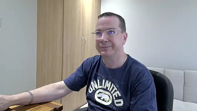Snapshot of BrettJ81 chatting on October 10, 2:44 pm BrettJ81 online show from October 10, 2:44 pm